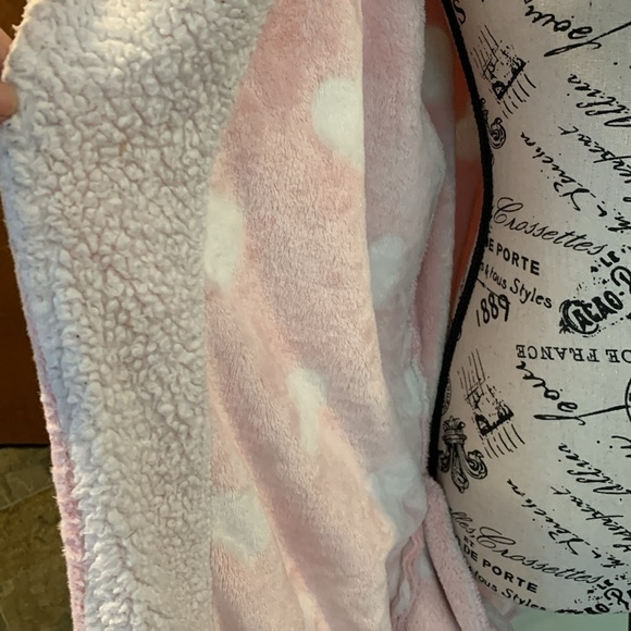 Colsie Pink Heart Short Warm Fleece Robe Women’s XS / Small - Picture 3 of 7